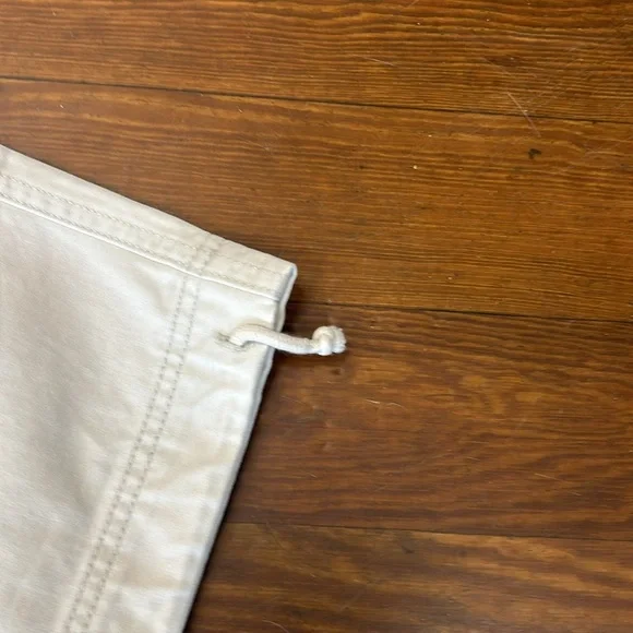 Old Navy Cream Cargo Pants - Picture 6 of 9